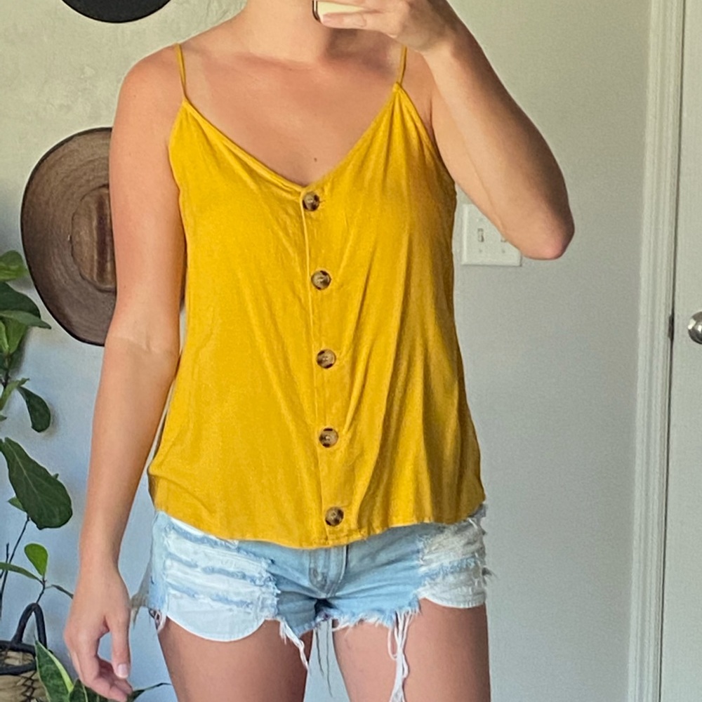 🌵 Yellow Tank Top 🌵